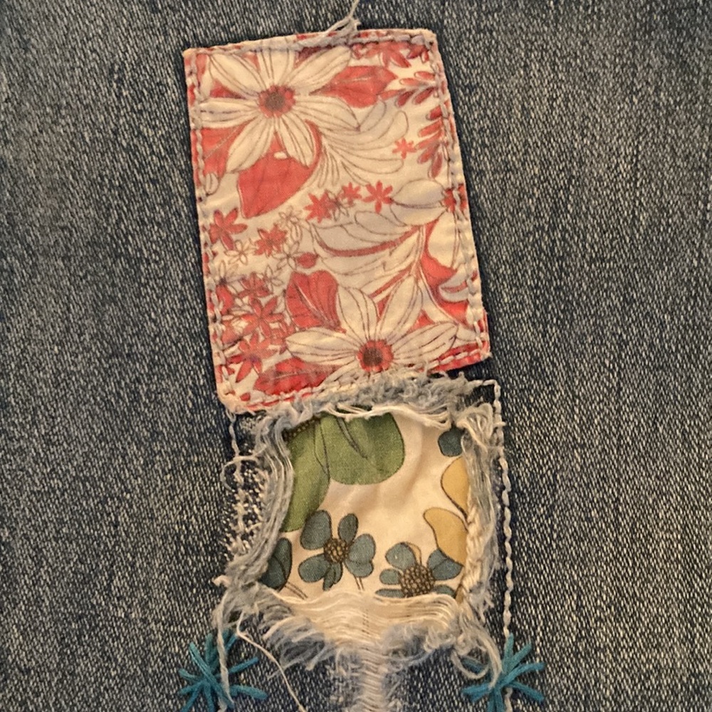 True Religion patch jeans - Picture 8 of 8